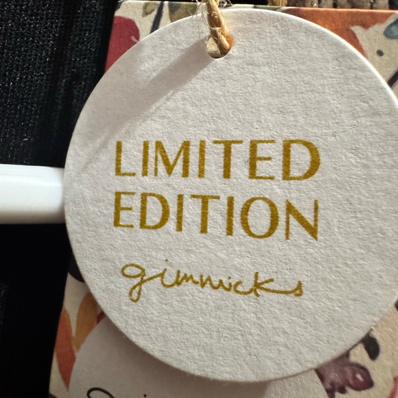 Gimmicks by BKE Limited Edition Multicolor Floral Velvet Cardigan Size Large - Picture 16 of 16